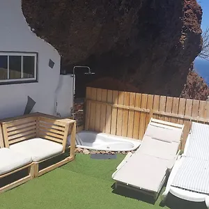New Cave With Pool View And Garden Сasa de vacaciones